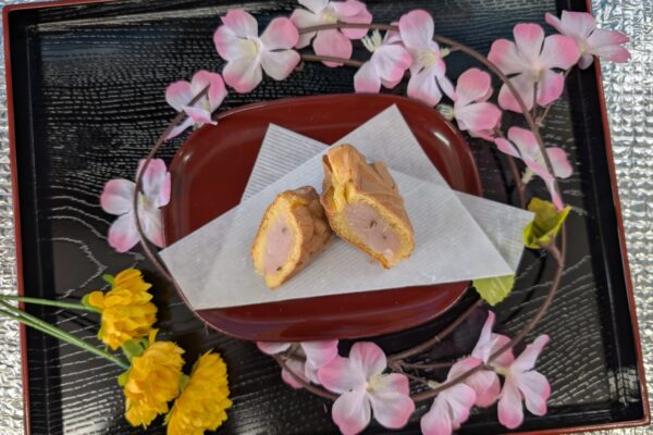 桜あんの販売が始まりました。